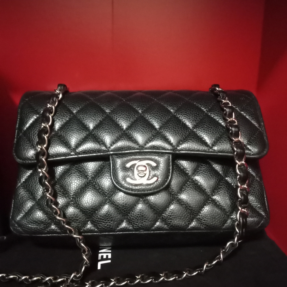 Authentic chanel bag - Picture 1 of 16